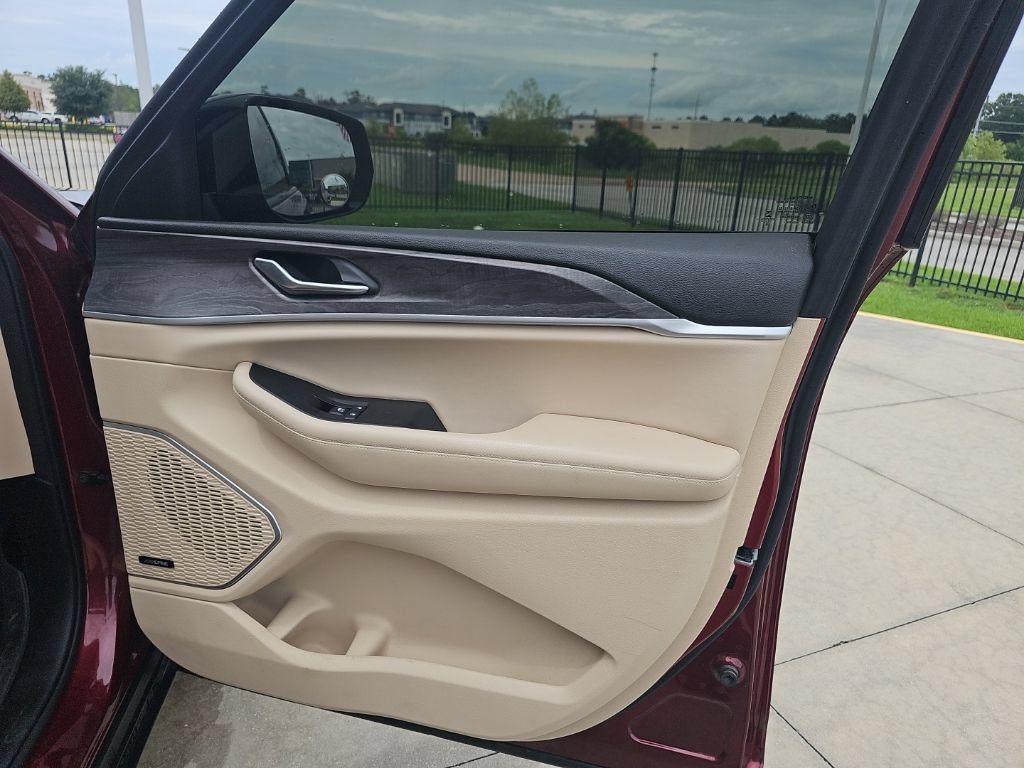 Used 2021 Jeep Grand Cherokee L Limited RWD image 20
