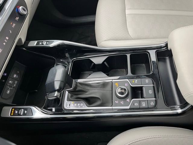 Certified 2025 Kia Sorento SX image 30