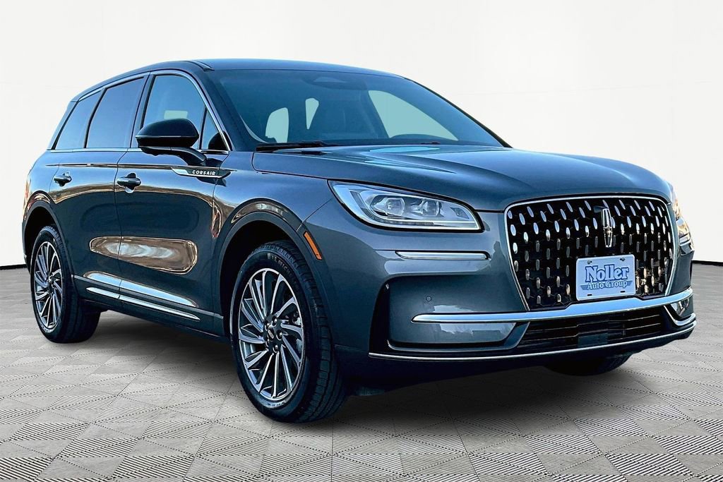 Used 2025 Lincoln Corsair Reserve image 12