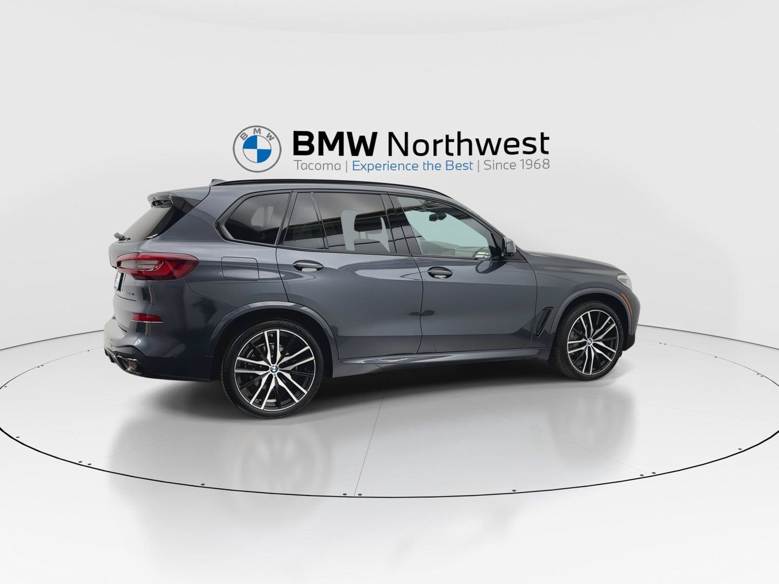 Used 2021 BMW X5 xDrive40i w/ M Sport Package AWD/4WD image 4