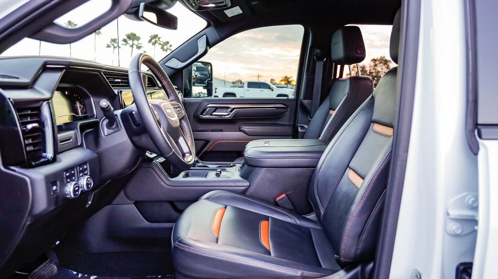 Used 2025 GMC Sierra 2500 AT4 image 21