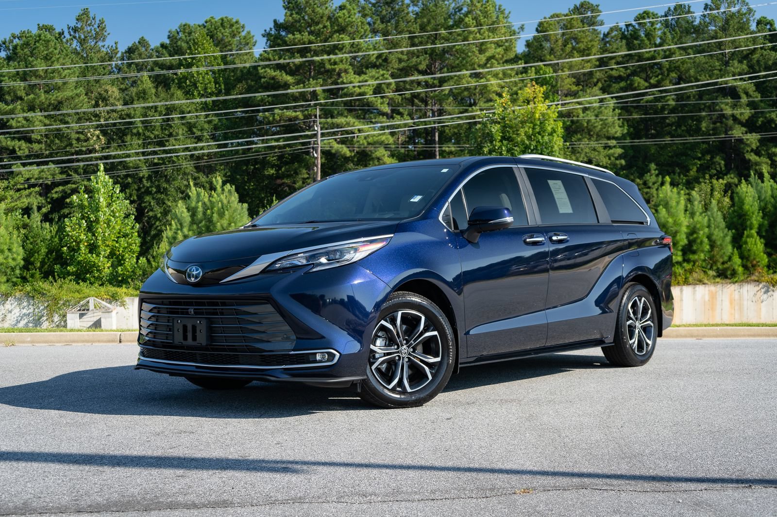 Used 2025 Toyota Sienna Platinum
