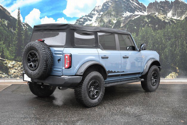 Used 2024 Ford Bronco Wildtrak image 3