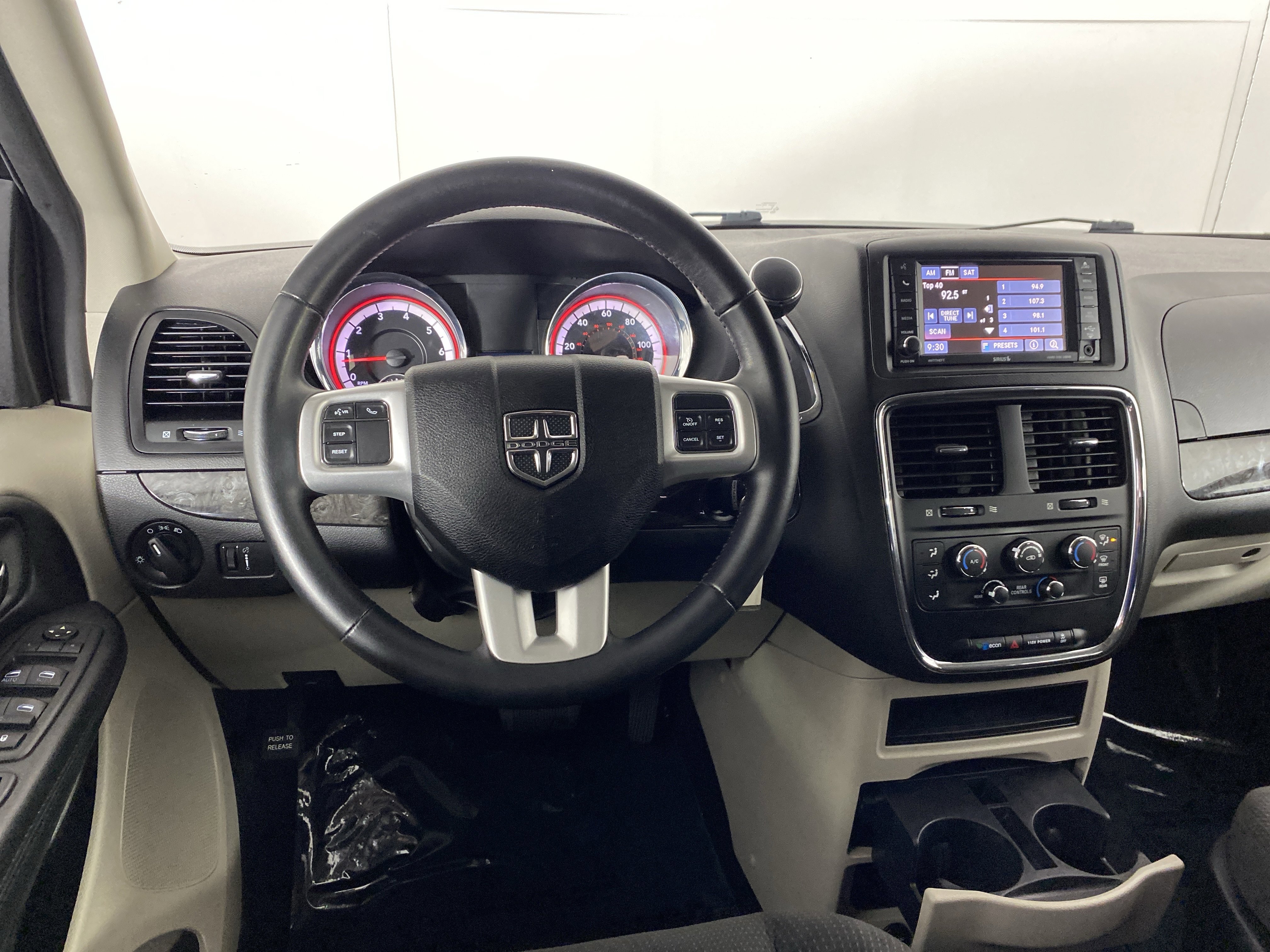 Used 2017 Dodge Grand Caravan SE w/ Power Window Group image 39