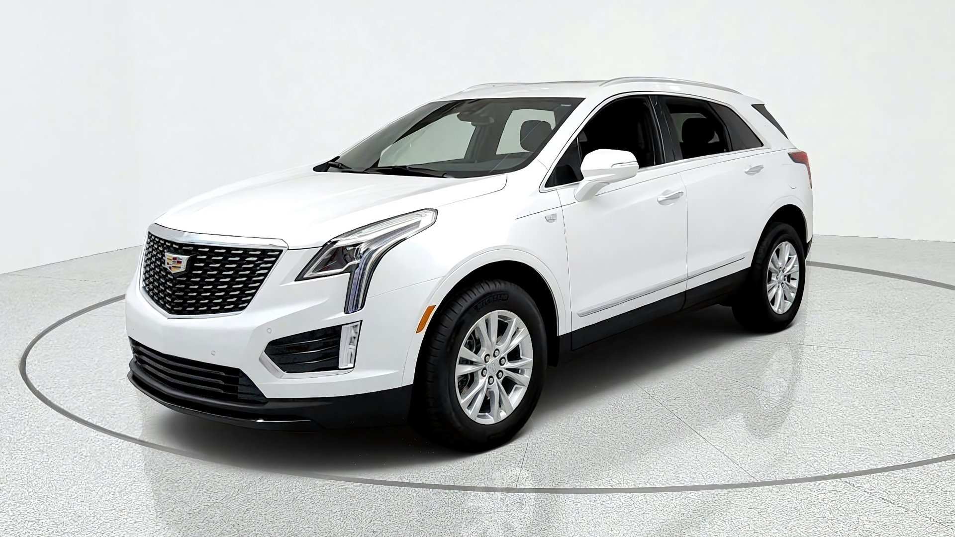 Certified 2024 Cadillac XT5 Luxury w/ LPO, Floor Liner Package