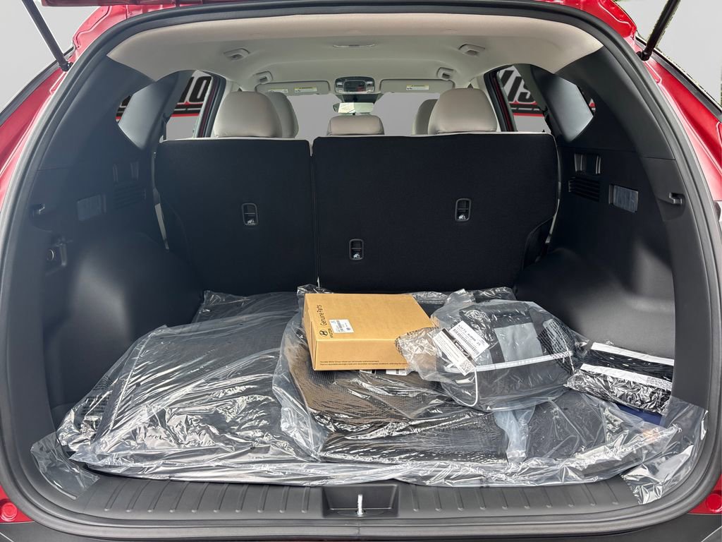Used 2025 Hyundai Tucson SE image 11