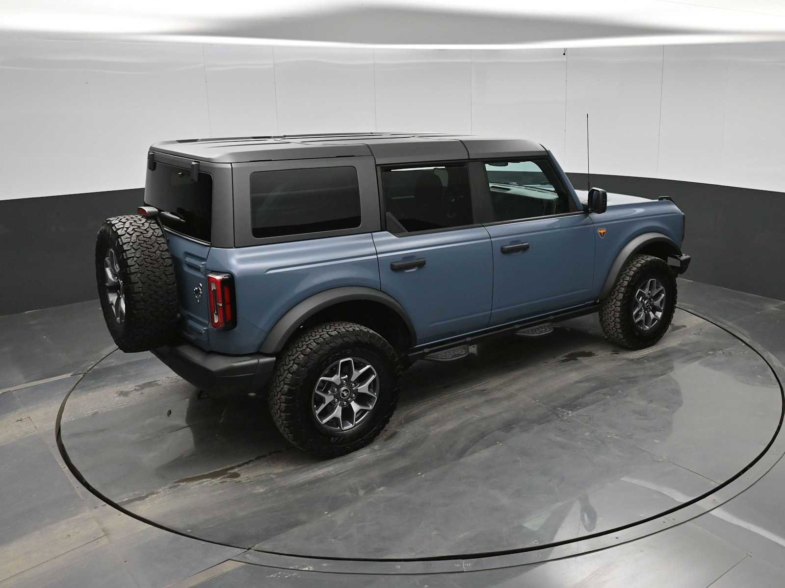 Used 2024 Ford Bronco Badlands image 32
