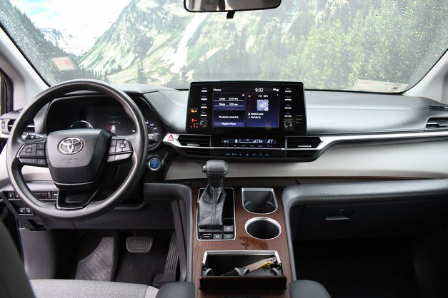 Certified 2022 Toyota Sienna LE image 18