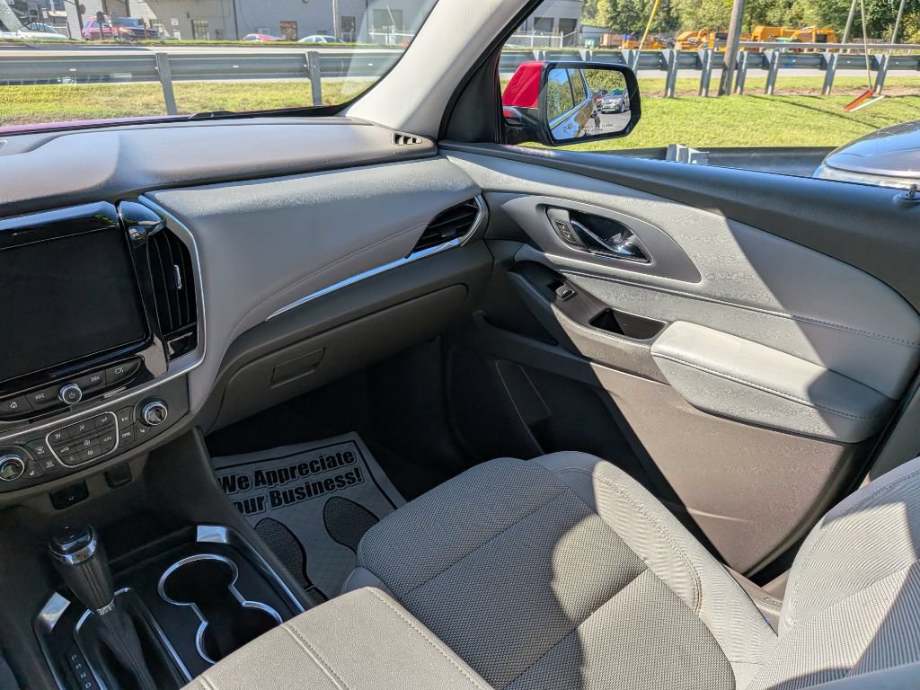 Used 2019 Chevrolet Traverse LT FWD image 17
