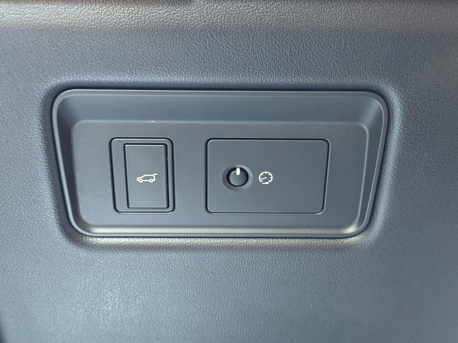 Used 2018 Land Rover Range Rover HSE image 19