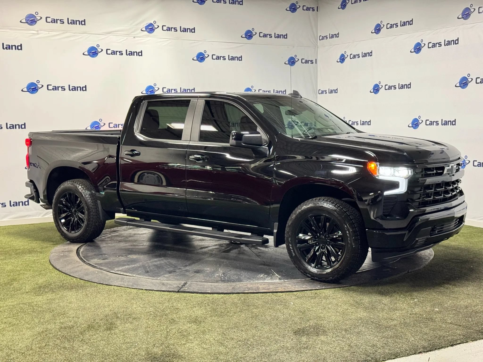 Used 2025 Chevrolet Silverado 1500 RST w/ Protection Package AWD/4WD image 1