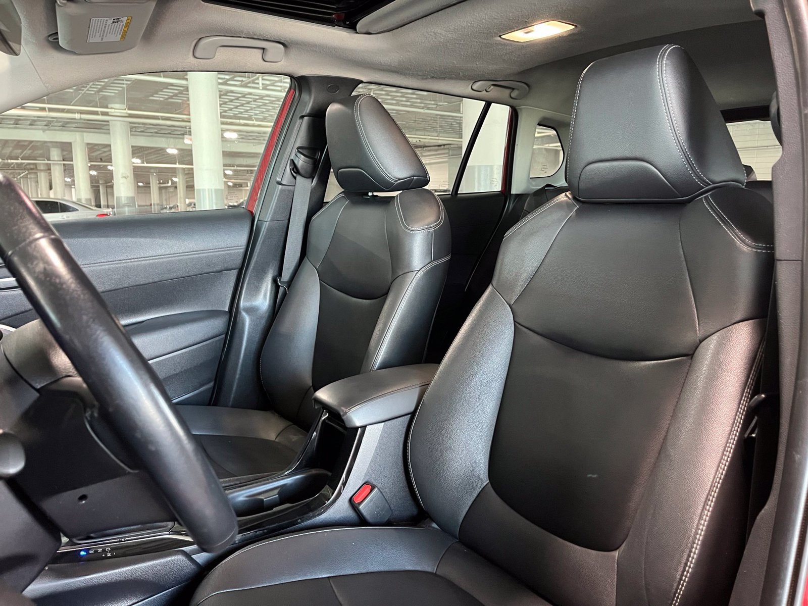 Used 2022 Toyota Corolla Cross XLE w/ Convenience Package AWD/4WD image 16