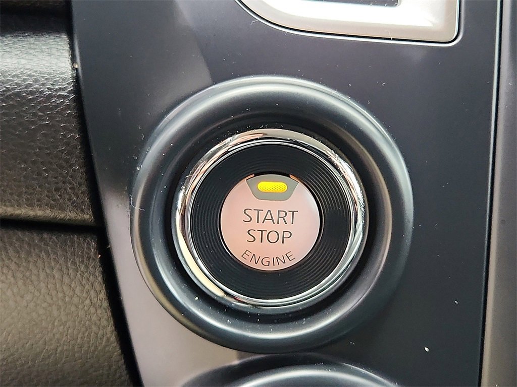 Used 2017 Nissan Titan S image 22