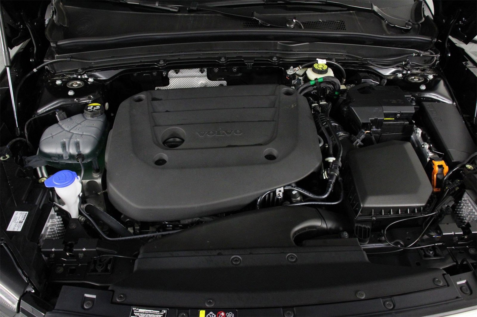 New 2025 Volvo XC40 B5 Ultra image 12