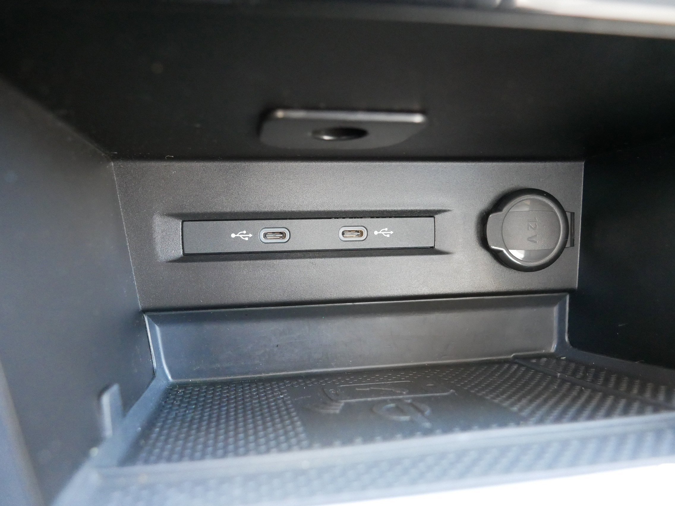 Used 2024 Volkswagen Taos SE image 33