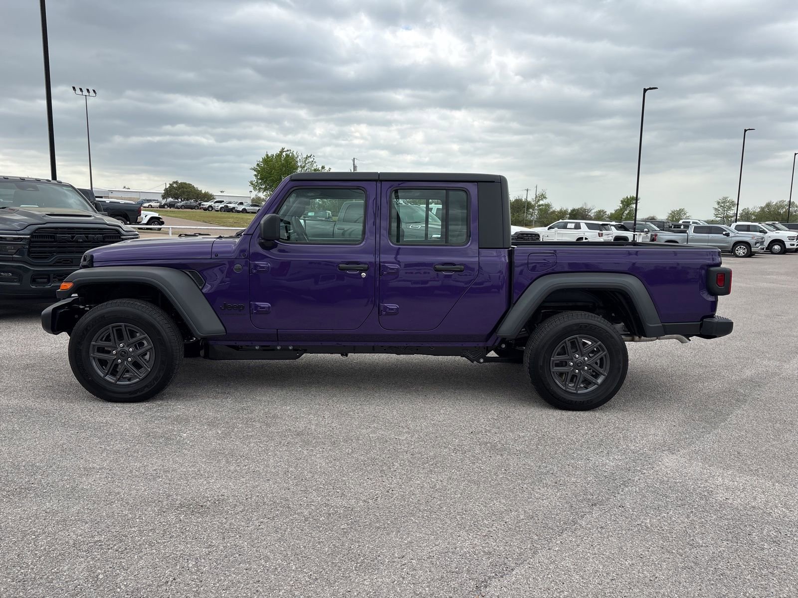 New 2026 Jeep Gladiator Sport image 2