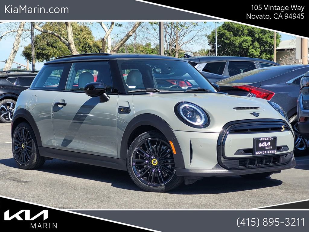Used 2022 MINI Cooper SE image 1