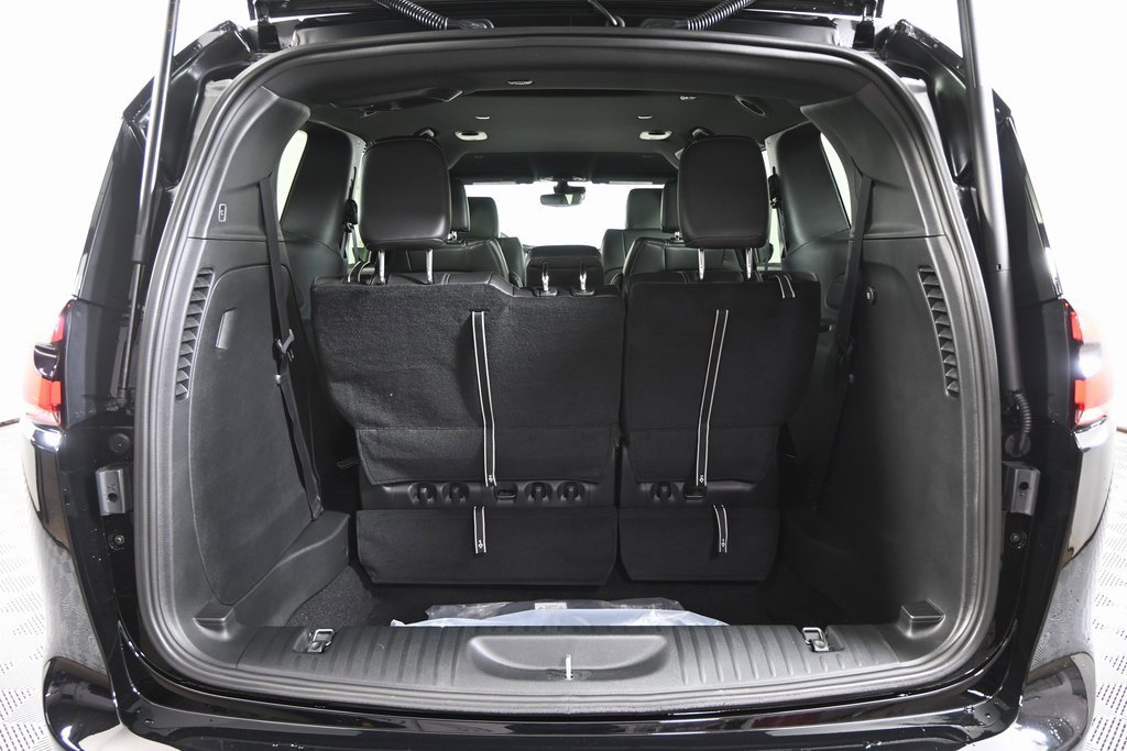 New 2026 Chrysler Pacifica Select image 18