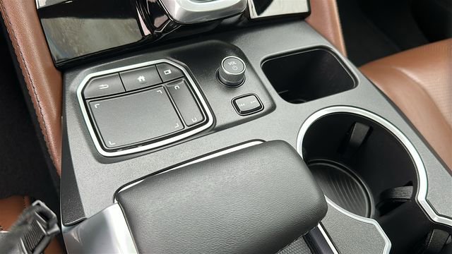 Certified 2023 Acura MDX SH-AWD w/ Advance Package image 18