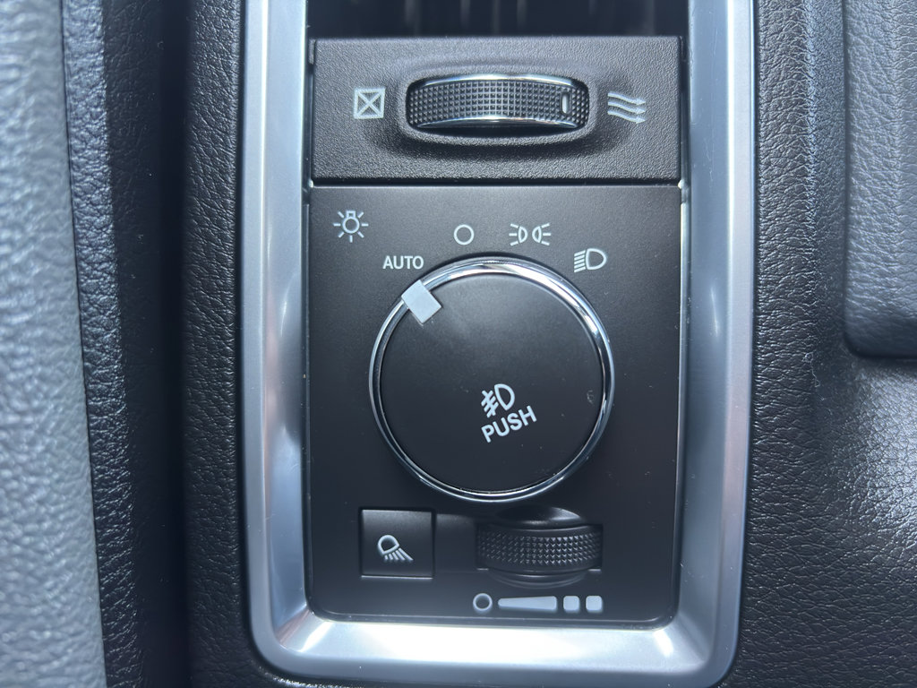 Used 2017 RAM 1500 Big Horn image 28