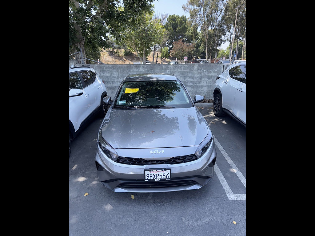 Used 2023 Kia Forte LXS w/ LXS Technology Package FWD image 2