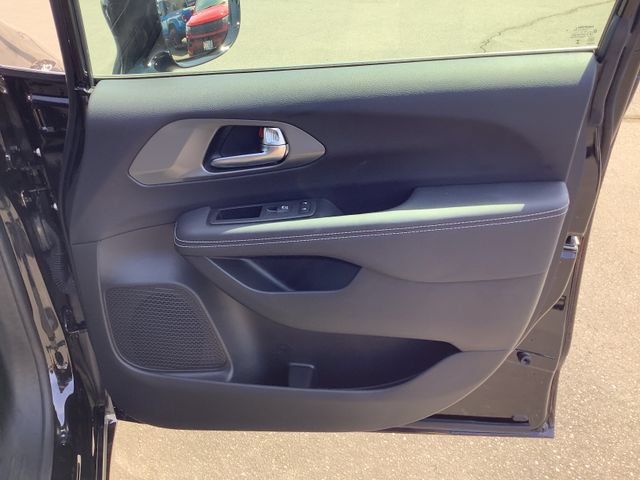Used 2025 Chrysler Voyager LX FWD image 37