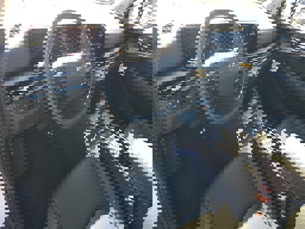 New 2026 Kia Sportage EX image 6