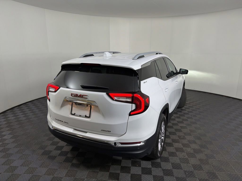 Used 2024 GMC Terrain SLT AWD/4WD image 18