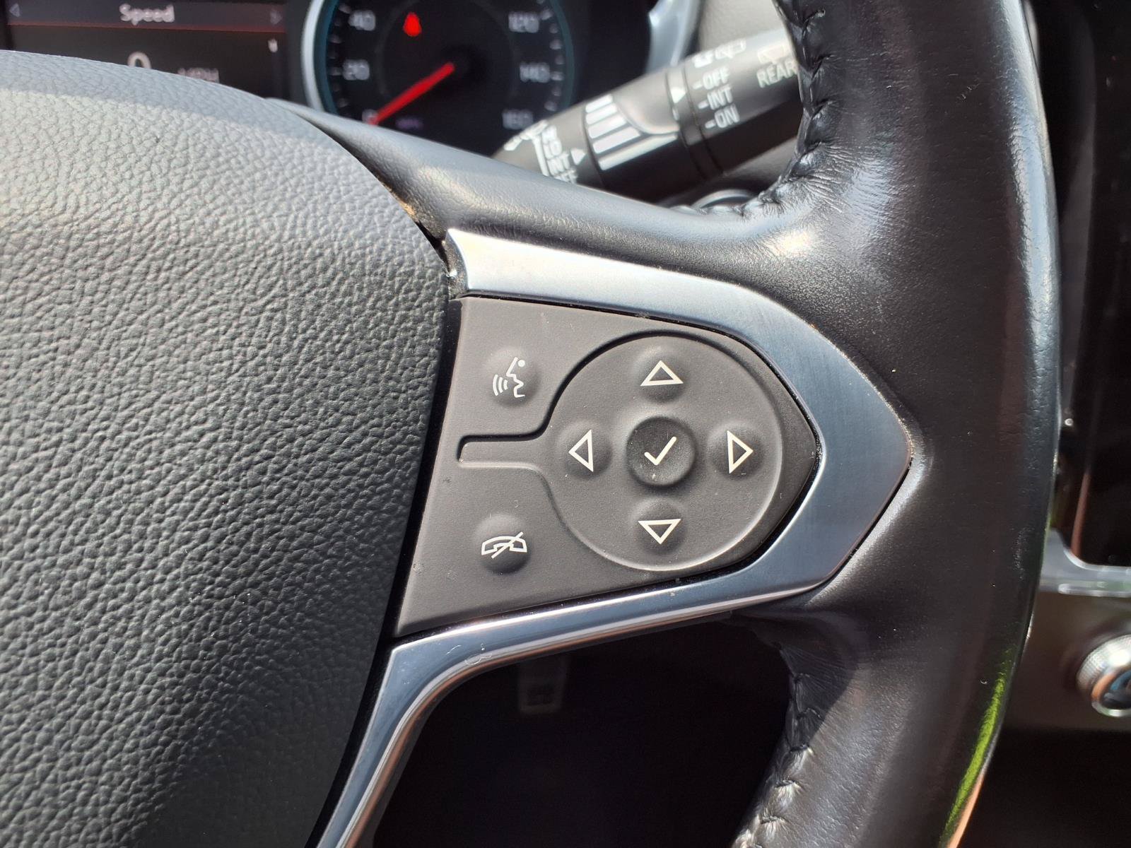 Used 2021 Chevrolet Traverse LT FWD image 18