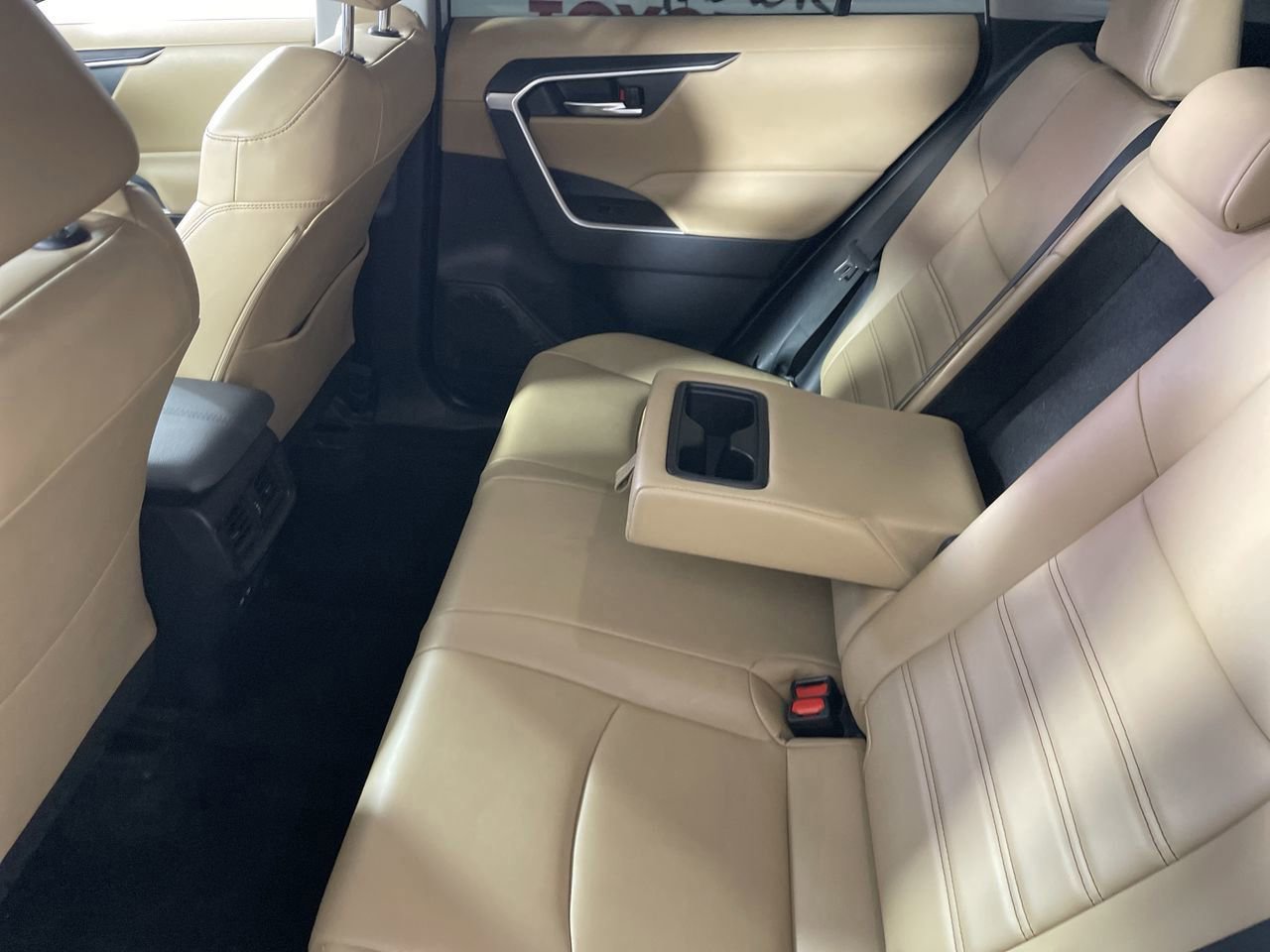 Used 2023 Toyota RAV4 XLE Premium image 23