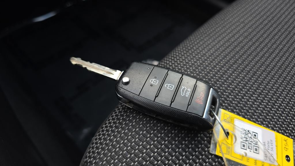 Used 2017 Kia Forte LX FWD image 27