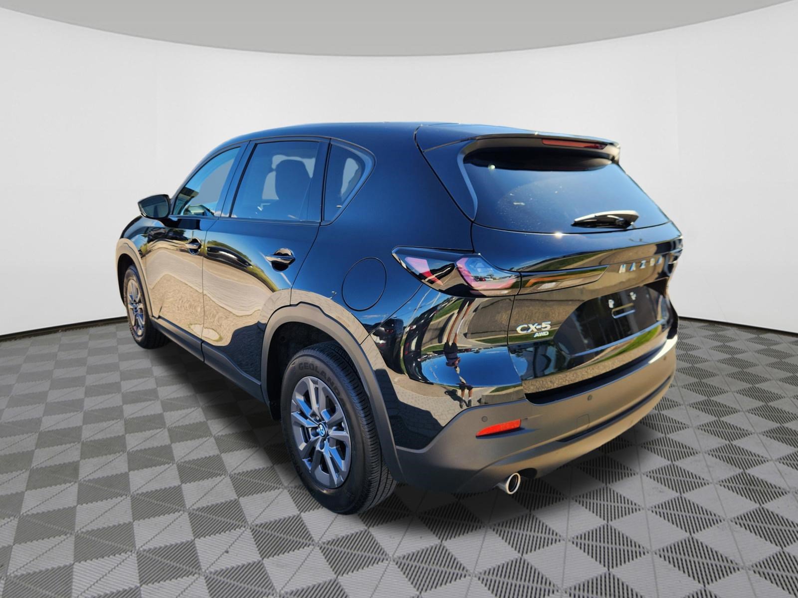 Certified 2026 MAZDA CX-5 Select AWD/4WD image 3