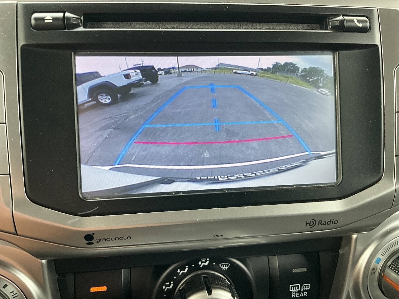 Used 2015 Toyota 4Runner SR5 w/ Four Season Floor Mat Package AWD/4WD image 13