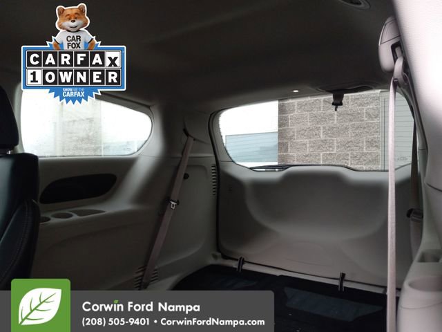Used 2024 Chrysler Pacifica Touring-L image 26