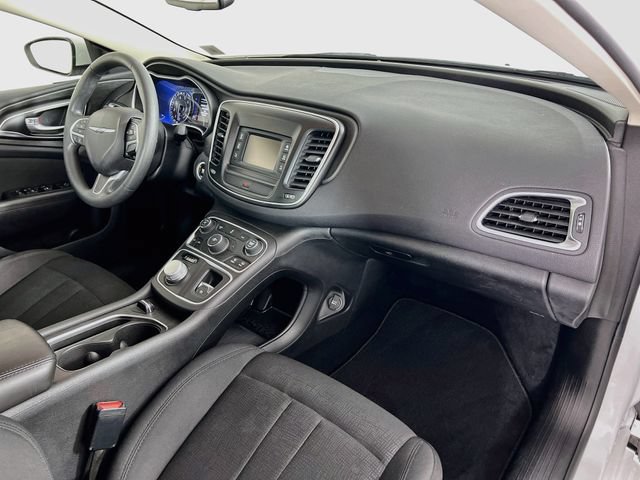 Used 2016 Chrysler 200 Limited FWD image 28