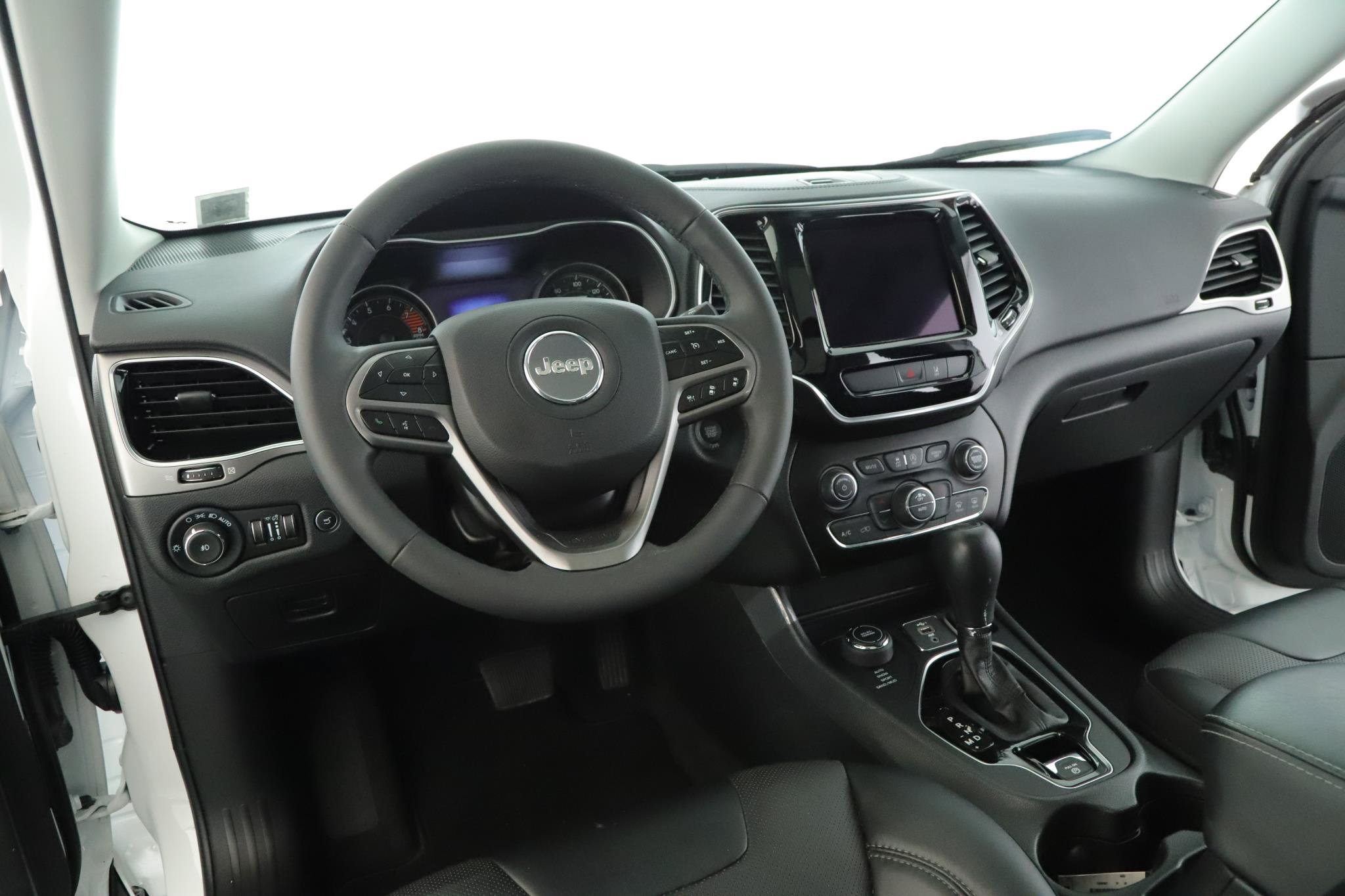 Used 2022 Jeep Cherokee Limited AWD/4WD image 2