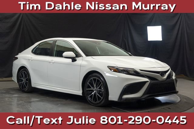 Used 2024 Toyota Camry SE w/ Cold Weather Package image 1