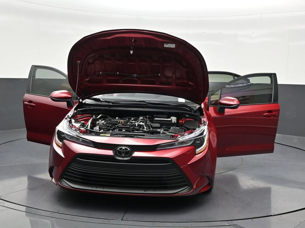 Used 2025 Toyota Corolla LE FWD image 38