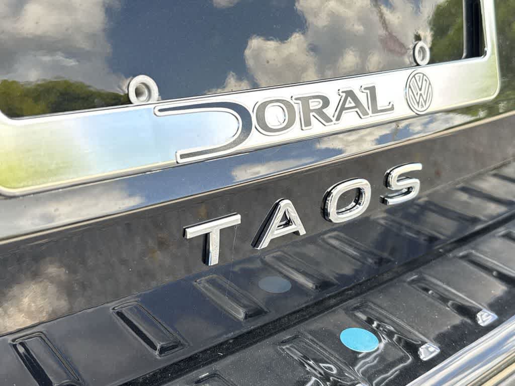 New 2026 Volkswagen Taos SE FWD image 11