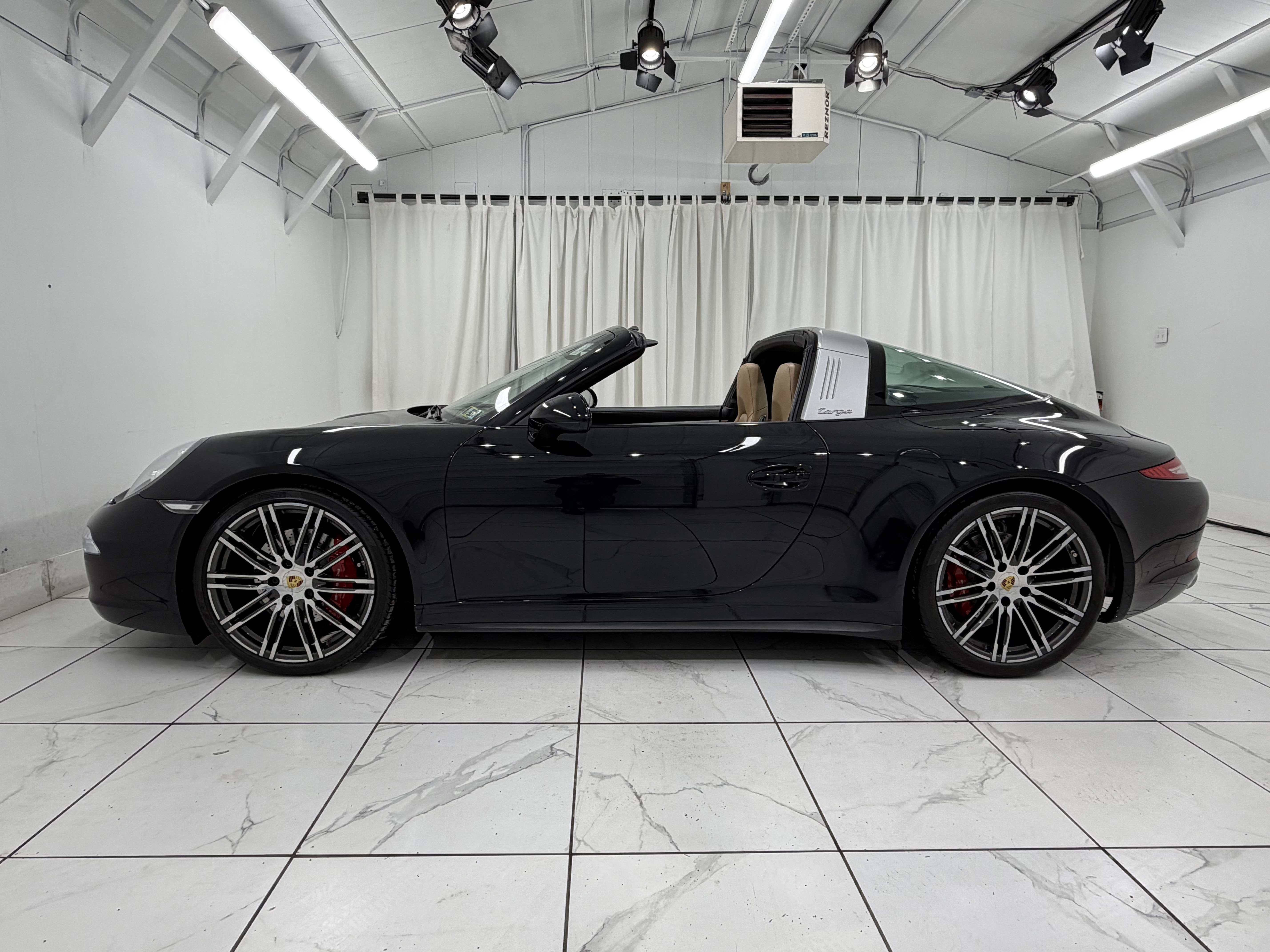 Certified 2016 Porsche 911 Targa 4S image 3