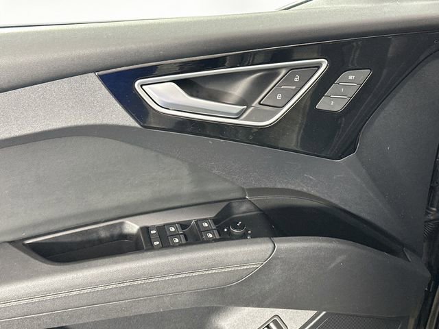 Used 2023 Audi Q4 e-tron Prestige image 25