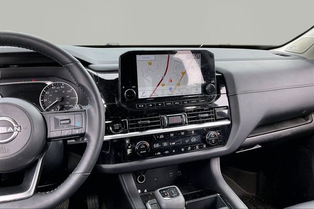 Used 2025 Nissan Pathfinder SL w/ SL Premium Package FWD image 9