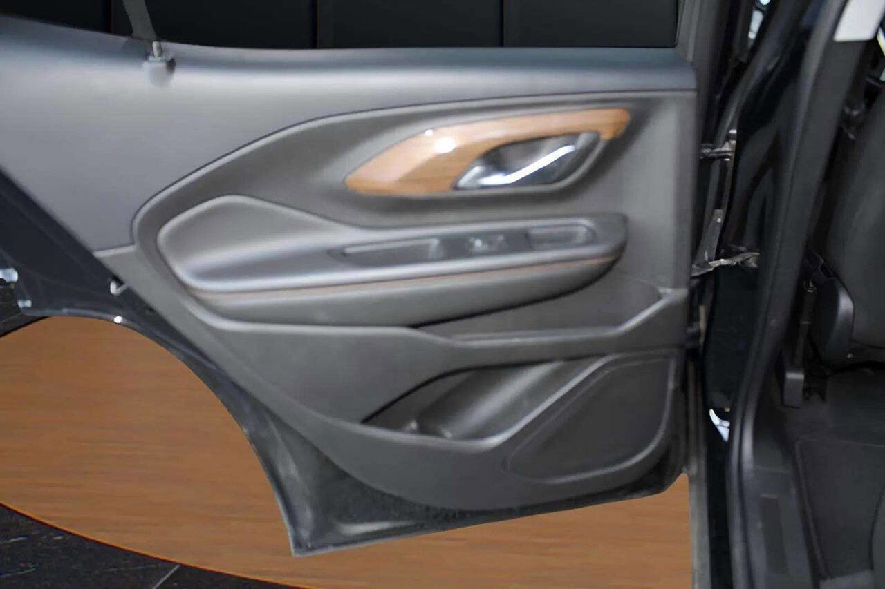 Used 2018 GMC Terrain SLE w/ Driver Convenience Package image 32