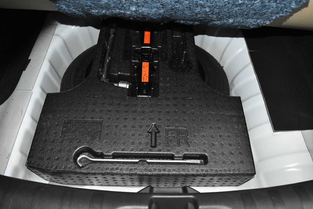 Used 2025 Nissan Kicks Play S FWD image 28