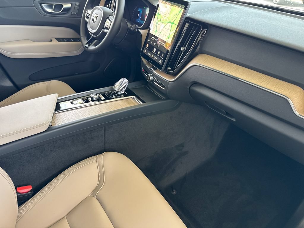 New 2026 Volvo XC60 B5 Core w/ Climate Package PRO AWD/4WD image 15