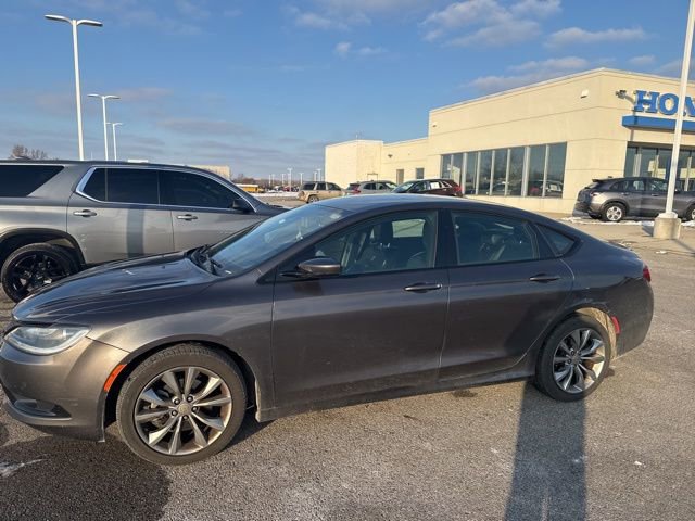 Used 2015 Chrysler 200 S w/ Comfort Group image 13