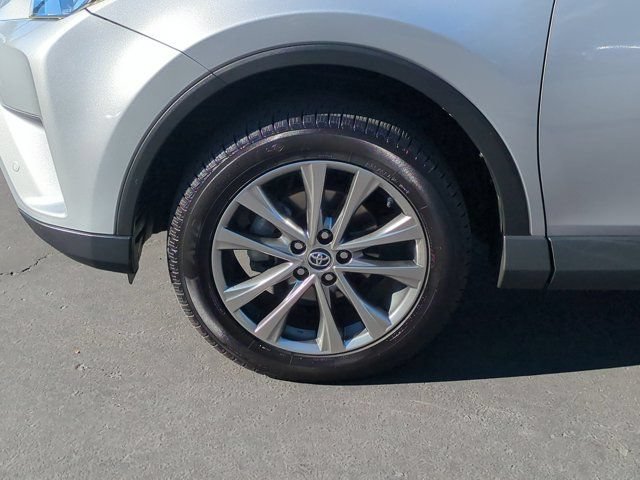 Used 2016 Toyota RAV4 Limited w/ Advanced Technology Package FWD image 9