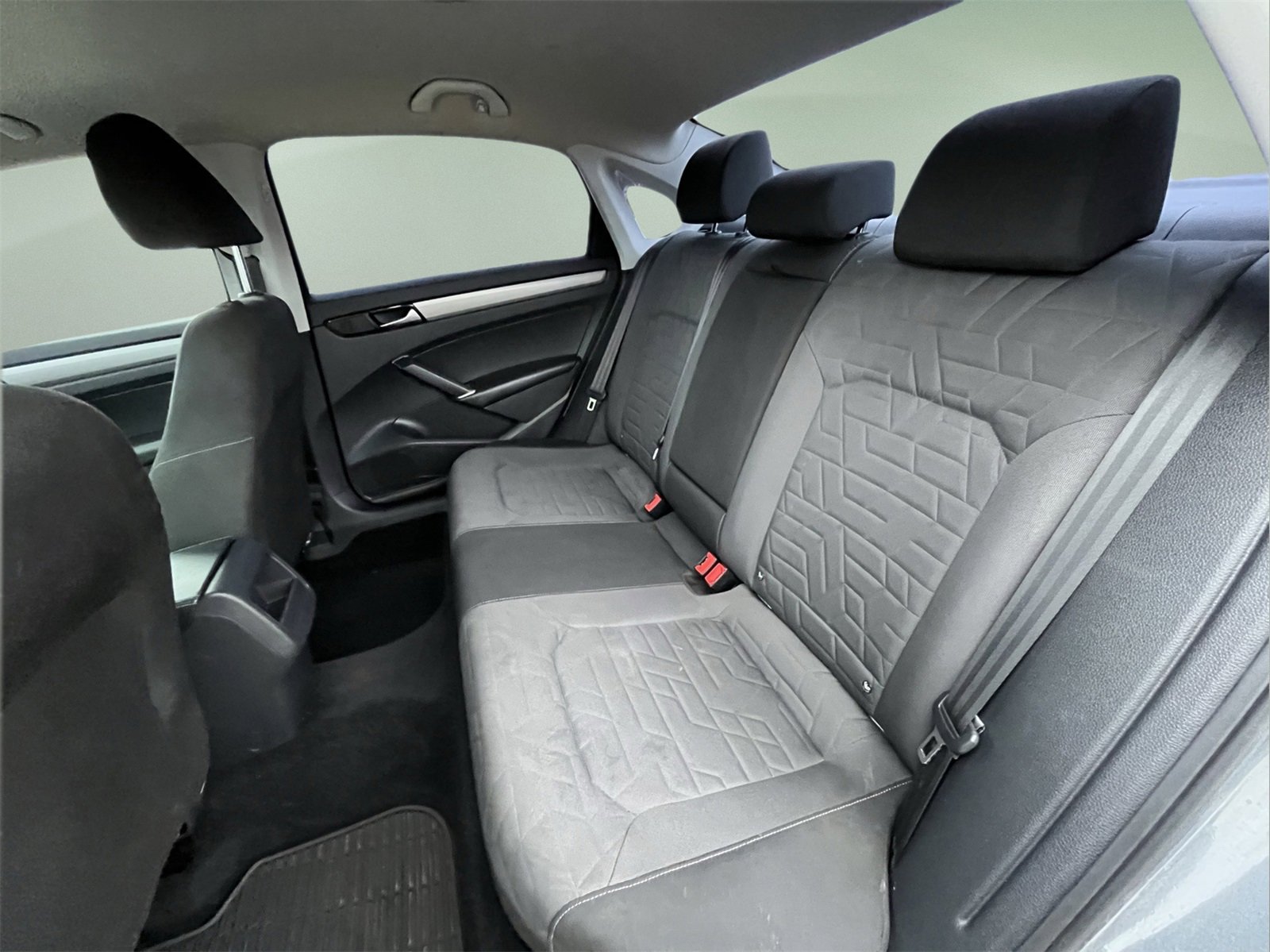 Used 2021 Volkswagen Passat 2.0T S image 25