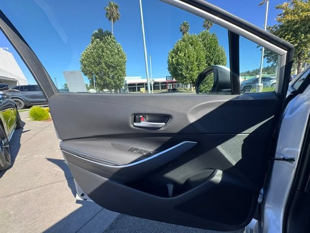Used 2022 Toyota Corolla SE w/ SE Premium Package FWD image 10
