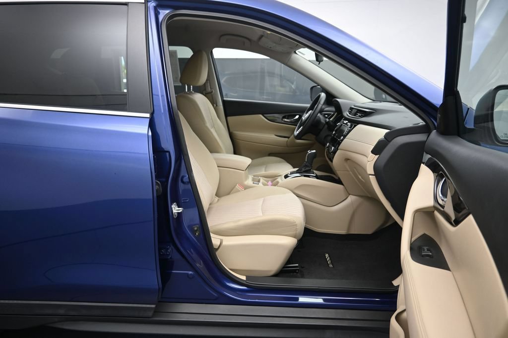 Used 2019 Nissan Rogue SV w/ Premium Package FWD image 26